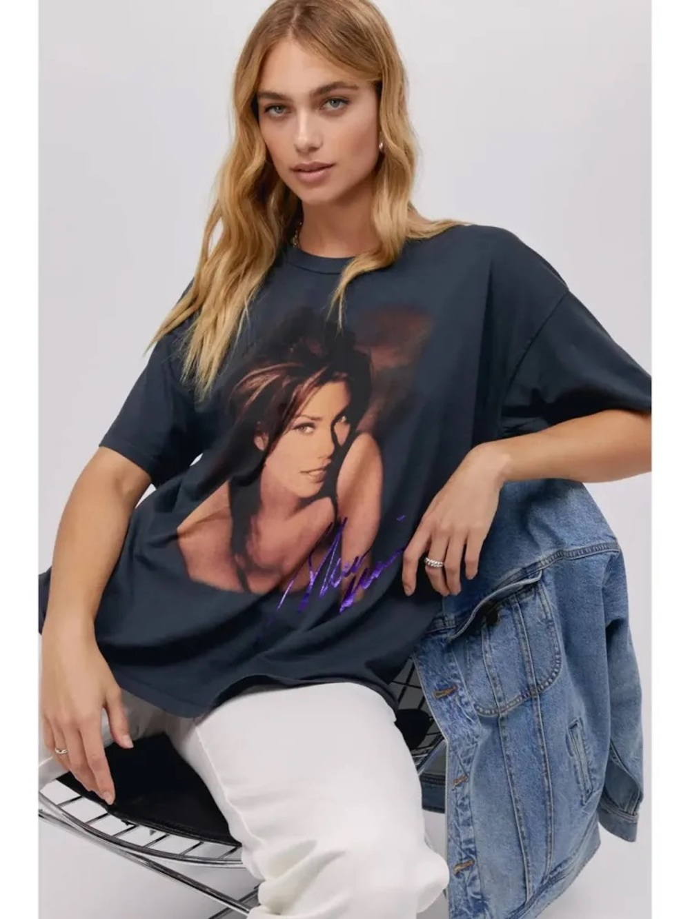 Women's Short Sleeve Oversized mGraphic Tee in Charcoal Featuring Shania Twain
